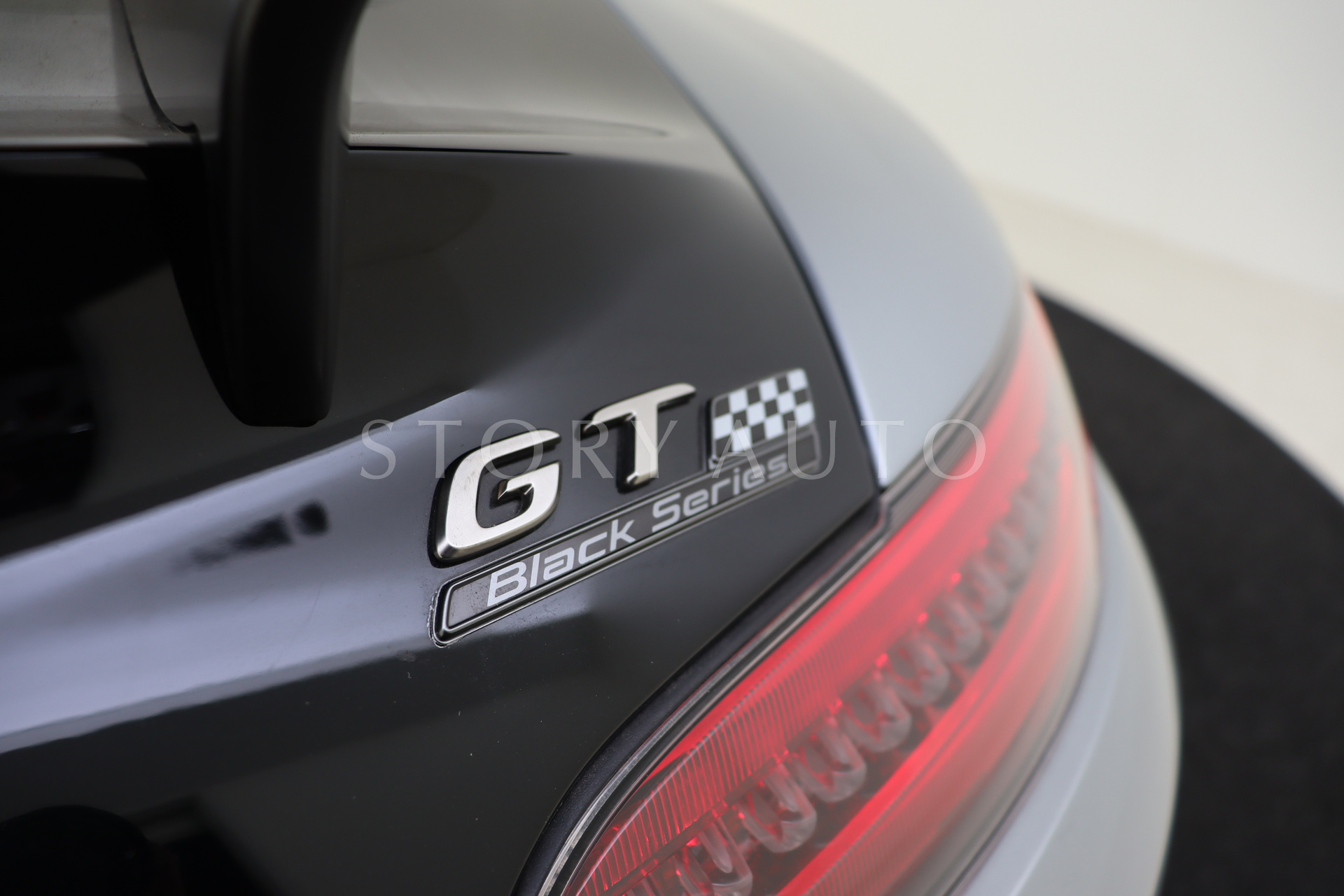 wmx1903811a042505-26