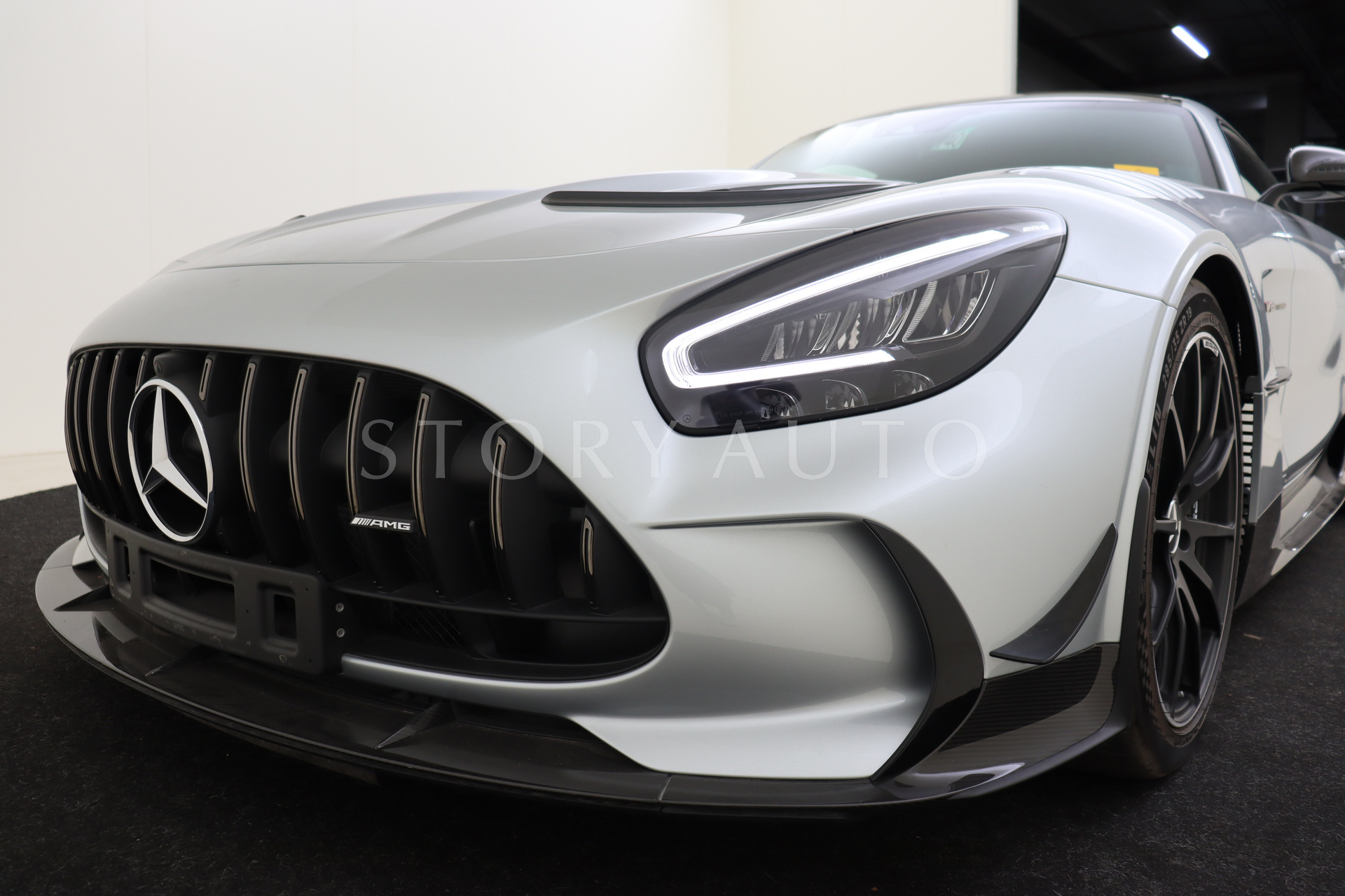 wmx1903811a042505-34